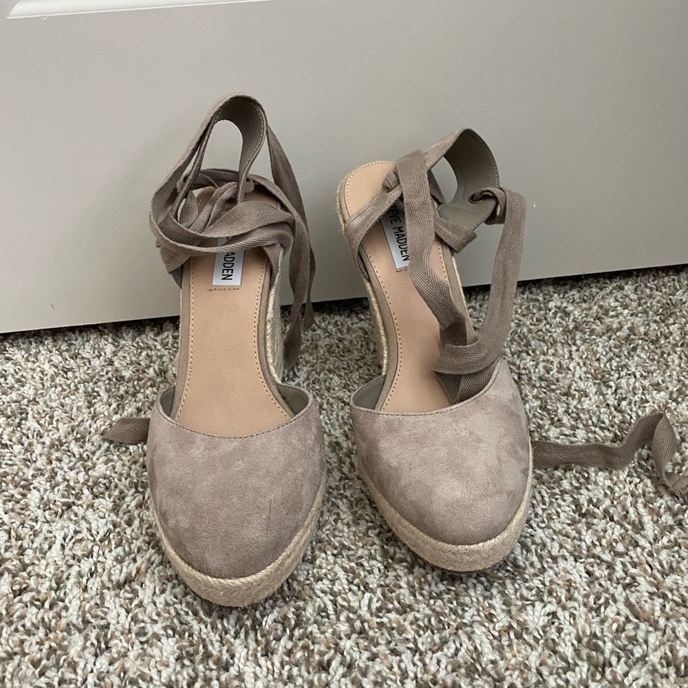 Steve Madden wedge with fabric lace up